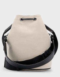 BOSS Addison S Bucket CV 10271597 01 (Размери: 19 x 24 x 13см.)