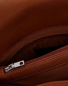 DESIGUAL D2 BACK_HALF HAMPTON CAMEL ДАМСКА ЧАНТА (Размери: 27 x 31 x 12см)