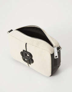 BOSS Anett Crossbody CV 10271597 01 ( Размери : 19 x 13 x 6см.)