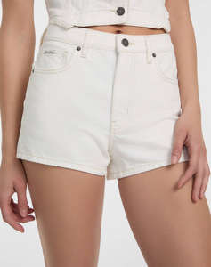 GUESS JEANS GJ HIGHWAIST MOM SHO - ECO REGEN CO AGATE STR WHITE ДАМСКИ ШОРТИ