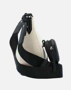 BOSS Addison Halfmoon CV 10271597 01 ( Размери : 27 x 15 x 8см.)