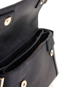 GUESS ANADELA CONVERTIBLE XBODY FLAP ДАМСКА ЧАНТА (Размери: 25 x 17 x 8см.)