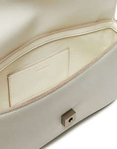 CALVIN KLEIN SCULPTED FLAP SHOULDER POUCH25 (Размери: 14 x 24.5 x 4см.)