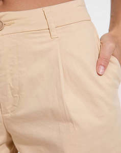 GUESS JEANS GJ CLASSIC SHORT - ECO ORG CO ESSENTIAL STR TWILL ДАМСКИ КЪСИ ПАНТАЛОНИ