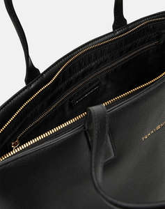 TOMMY HILFIGER TH LOGOTAPE TOTE (Размери: 44 x 15 x 28.5см.)
