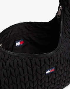 TOMMY JEANS TJW URBAN LARGE QUILTED X-BODY (Размери: 40 x 11.5 x 39см.)