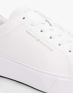 TOMMY HILFIGER ESSENTIAL PLATFORM COURT SNEAKER