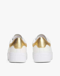 TOMMY HILFIGER ESSENTIAL PLATFORM COURT SNEAKER