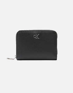 CALVIN KLEIN MNML MNGRM LTHR MD F(Размери: 8.5 x 11.5см.)
