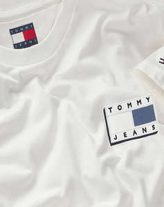 TOMMY JEANS TJM SLIM POP COLOR FLAG TEE EXT