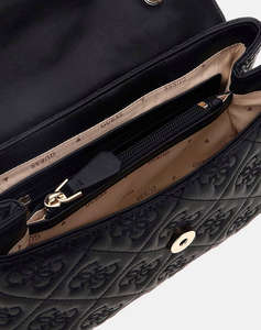 GUESS ADELASIA CNVRTBLE XBODY FLAP ДАМСКА ЧАНТА (Размери: 25 x 15 x 7см.)
