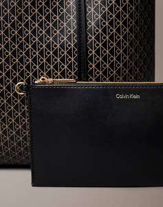 CALVIN KLEIN JEANS AOP SMALL TOTE (Размери: 31 x 24 x 9см.)