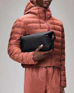 RAINS Hilo Wash Bag W3 (Размери: 18 x 12 x 26см.)