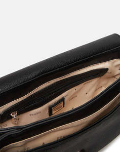 GUESS CALEBRA CONVERTIBLE XBODY FLAP ДАМСКА ЧАНТА(Размери: 25 x 15 x 5см.)