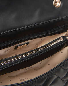GUESS MELISANDRA CNVRTBL XBODY FLAP ДАМСКА ЧАНТА (Размери: 20 x 12 x 8см.)