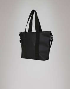 RAINS Tote Bag Mini W3 (Размери: 36 x 13 x 40см.)