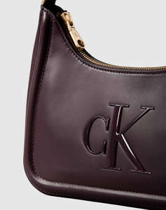 CALVIN KLEIN RAISED CK SMALL SHOULDER BAG (Размери: 25 x 18.5 x 6см.)