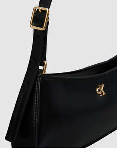 CALVIN KLEIN CK SMALL SHOULDER BAG (Размери: 27 x 11.5 x 4 см.)