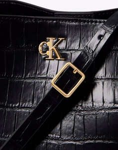 CALVIN KLEIN CK CROC BUCKET WITH STRAP (Размери: 20 x 23 x 12см.)