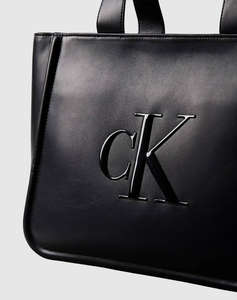 CALVIN KLEIN RAISED CK MEDIUM TOTE (Размери: 33 x 27.5 x 15см.)