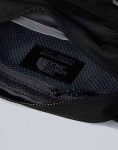 THE NORTH FACE BASE CAMP LUMBAR (Размери: 22.9 x 79 x 14см.)
