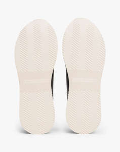 TOMMY HILFIGER CHIC FASHION RUNNER