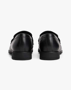 TOMMY HILFIGER TH CHAIN FRINGE LEATHER LOAFER