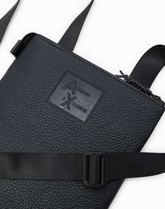 ARMANI EXCHANGE MESSENGER BAG (Размери: 37 x 5.5 x 14.5 см.)