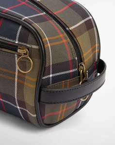 BARBOUR BARBOUR TARTAN WASHBAG (Размери:12.5 x 14 x 24см.)