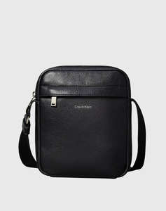 CALVIN KLEIN RAISED REPORTER (Размери: 18 x 22 x 7см.)