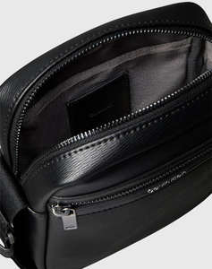 CALVIN KLEIN ZIP REPORTER (Размери: 18 x 20.5 x 6см.)