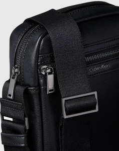 CALVIN KLEIN ZIP REPORTER (Размери: 18 x 20.5 x 6см.)