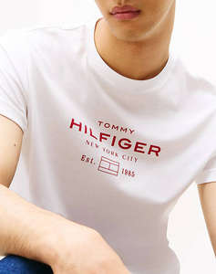 TOMMY HILFIGER HILFIGER STACK GRAPHIC TEE