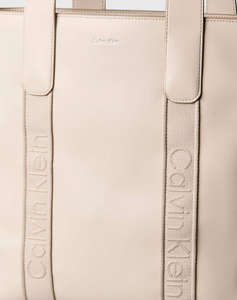 CALVIN KLEIN WEBBING STRAP TOTE (Размери: 34 x 36 x 11.5см.)