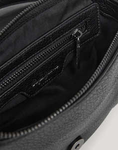 PEPE JEANS DROP 2 CRISHA CODE ДАМСКА ЧАНТА (Размери: 20 x 15.5 x 6.5см.)