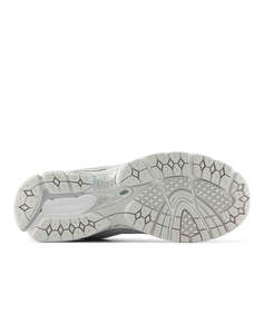 NEW BALANCE 2002R - SHOE CLASSICS