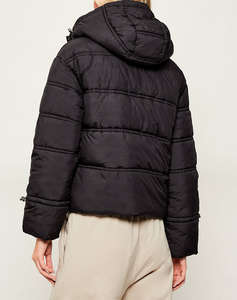 GUESS NEW DAISY CROP LOGO PUFFER ДАМСКО ЯКЕ