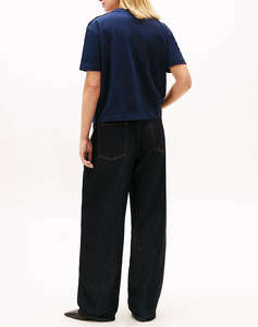 TOMMY HILFIGER GOLD BTN SCRIPT MDRN SS TEE