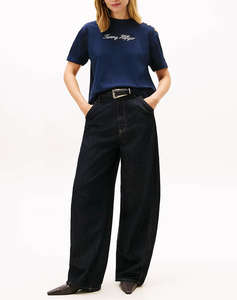 TOMMY HILFIGER GOLD BTN SCRIPT MDRN SS TEE