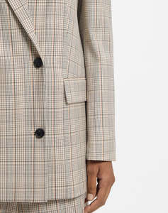 BOSS Jukana1 10275925 01