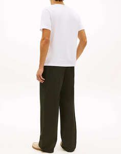 TOMMY HILFIGER BRAND LOVE TEXT BOX TEE