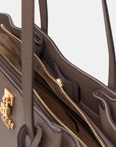 GUESS YESBA GRLFRND SHOULDER SATCHEL ДАМСКА ЧАНТА