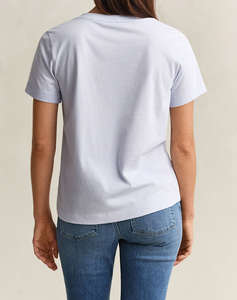 GANT БЛУЗА KMREG SHIELD SS V-NECK T-SHIRT.