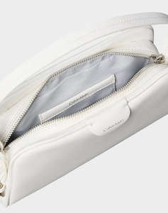 CALVIN KLEIN JEANS MULTI COMPARTMENT CAMERA BAG