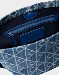 CALVIN KLEIN JEANS EMBLEM AOP DENIM BUCKET