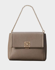 CALVIN KLEIN JEANS EMBLEM HW PEBBLE CROSSBODY 20