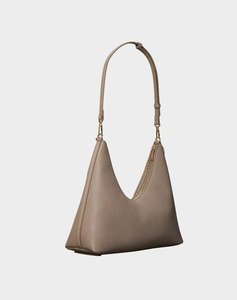 CALVIN KLEIN JEANS EMBLEM HW PEBBLE TOP ZIP HOBO