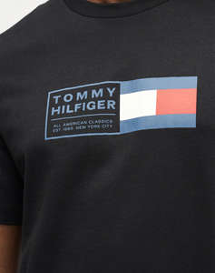 TOMMY HILFIGER BRAND LOVE TEXT BOX TEE