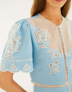 FARM RIO LIGHT BLUE EMBROIDERY SHORT SLEEVE MIDI DRESS-BLUE