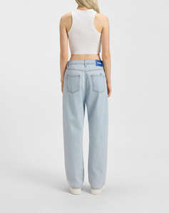 HUGO Leni_B 10266024 03